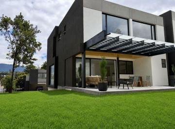 Casa de 3 habitaciones, Quito · Moderna Casa por Estrenar, 3 Dorm. Cumbaya