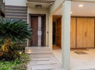 Casa de 3 habitaciones, Guayaquil · Alquilo Casa en Urbanización Colinas del Bosque - Vía a La Costa, de 3 Dorm..