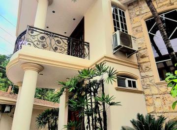 Casa de 6 habitaciones, Guayaquil · Alquilo Casa Esquinera en Kennedy Norte, Uso de Suelo Comercial, Frente Al Parque Lineal, Fybeca