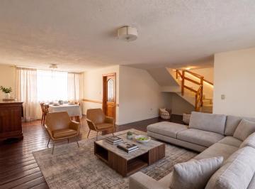 Casa de 3 habitaciones, Quito · Casa Esquinera en Venta – Monteserrín | Norte de Quito