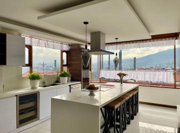 Casa de 4 habitaciones, Quito · Casa de Arriendo en Cumbaya en Urb. Privada Sector La Primavera