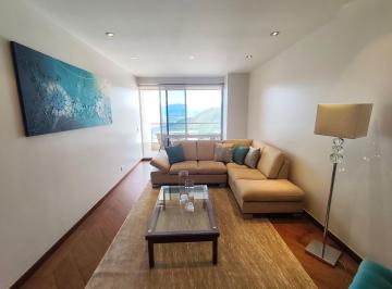 Departamento de 3 habitaciones, Quito · Amplio y Lindo Departamento Full Amoblado en Renta