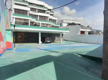 Departamento · 200m² · 3 Habitaciones · 2 Estacionamientos · Departamento de Renta en El Bosque