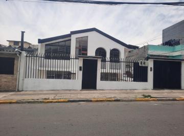Casa de 3 habitaciones, Quito · Casa en Venta - San Carlos - Norte de Quito