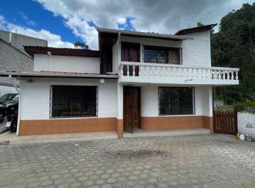 Casa de 5 habitaciones, Quito · Casa Rentera de Venta en El Condado, Sector Santa Isabel