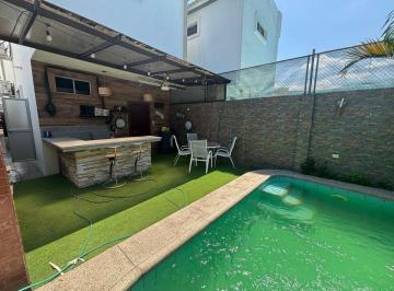 Casa de 3 habitaciones, Guayaquil · Casa de Venta Puerto Azul con Piscina