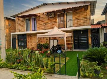 Casa de 3 habitaciones, Machala · Casa en Venta Urb. Ciudad Yasuni - Semi Amoblada