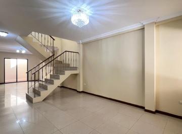 Casa · 149m² · 4 Habitaciones · 3 Estacionamientos · Casa de Venta en Villa Club, Etapa Floral