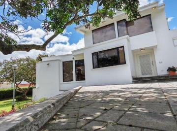 Casa de 3 habitaciones, Quito · Venta Casa en Tanda