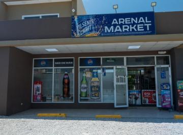 Local comercial · 164m² · 1 Habitación · 8 Estacionamientos · Guayas, Local Comercial Equipado, Suite, Terreno en Venta, 835 m²