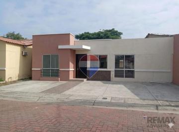 Casa · 104m² · 3 Habitaciones · 2 Estacionamientos · En Venta Casa en La Joya