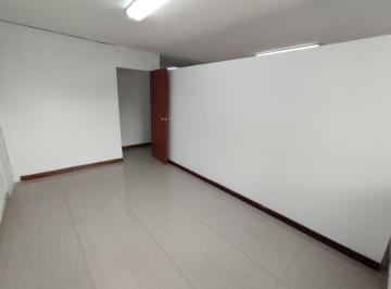 Oficina comercial , Quito · J/av. 12 de Octubre, Oficina de 60 m² en Arriendo, Supermaxi.
