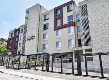 Departamento de 2 habitaciones, Guayaquil · Urdesa Norte: Moderno Depto de 2 Habitaciones Ubicado en Edificio con Área Social y Guardiania