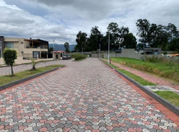 Terreno / Lote , Quito · Terreno en Venta Urbanización Navarra II Valle de Los Chillos