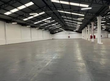 Bodega-Galpón · 1534m² · 2 Estacionamientos · Panamericana Norte - Galpón en Renta