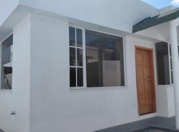 Casa · 118m² · 3 Habitaciones · 2 Estacionamientos · Venta de Casa en San Antonio de Pichincha
