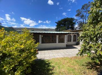 Casa de 3 habitaciones, Quito · Casa Venta Mitad del Mundo