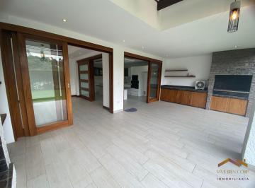 Casa · 365m² · 4 Habitaciones · 4 Estacionamientos · Venta de Casa 4 Dorm., en Urbanizacion, Diseño Doble Altura, Nayon