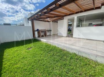 Casa de 3 habitaciones, Quito · Linda Casa Dentro de Conjunto con Guardia