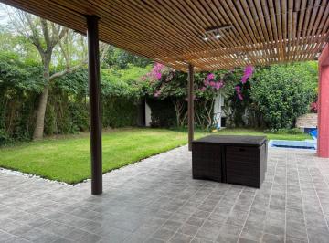 Casa de 4 habitaciones, Quito · Casa en Venta en Tumbaco Sector Urb. La Viña Dentro de Urbanización