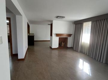Casa · 100m² · 3 Habitaciones · 2 Estacionamientos · Casa en Venta en Villa Club Etapa.