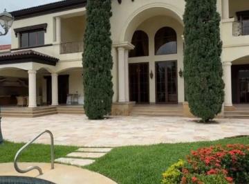 Casa de 4 habitaciones, Guayaquil · Laguna Club - Mansion Exclusiva con Vista Al Lago en Venta y Alquiler