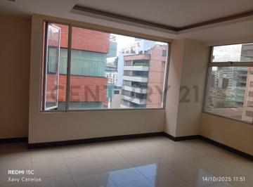 Departamento · 180m² · 3 Habitaciones · 2 Estacionamientos · Departamento de Renta Carolina. Piso Alto. 3 Habiaciones