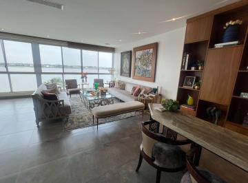 Departamento · 222m² · 3 Habitaciones · 2 Estacionamientos · Vendo Amplio Apartamento con Vista Al Río en Samborondón