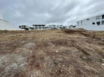 Terreno / Lote , Manta · Terreno de Venta con Vista Al Mar en Manta