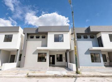 Casa de 4 habitaciones, Machala · Casas Exclusivas en La Urbanizacion Ciudad Verde