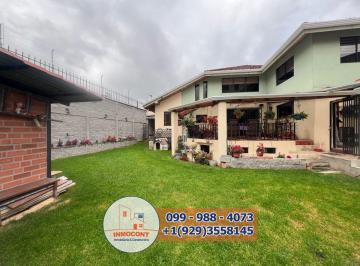Casa de 5 habitaciones, Cuenca · Casa en Venta Sector Supermaxi Americas en Cuenca