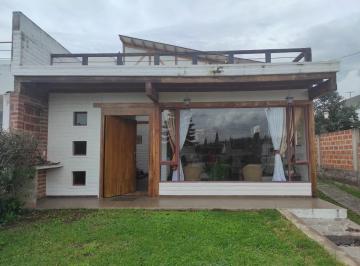 Casa · 257m² · 4 Habitaciones · 5 Estacionamientos · Casa en Nayón - Tanda
