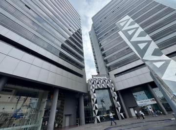 Oficina comercial , Guayaquil · Venta Oficina 99 m² Edificio World Trade Center