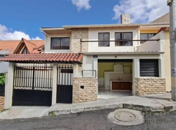 Casa de 4 habitaciones, Cuenca · Casa Comercial, Sector Totoracocha