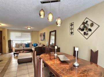Casa · 129m² · 4 Habitaciones · 1 Estacionamiento · Vendo Casa en Carcelén Dentro de Conjunto con Seguridad Presencial