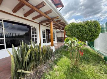 Casa de 5 habitaciones, Quito · Oportundad Venta Casa Independiente Mas Casa Visitas La Primavera Cumbayá Amplio Terreno