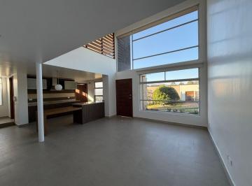 Suite de 1 habitación, Quito · Vendo Casa 123 m², Total 194 m², Duplex Tipo Casa Moderna, Super Luminosa, 2 Terrazas Jardín Vistas