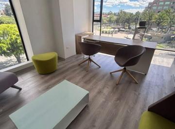 Oficina comercial , Quito · Arriendo Oficina Remodelada - Semi Amoblada