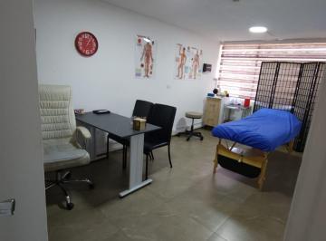 Local comercial · 20m² · 5 Estacionamientos · Consultorio de Arriendo en Cumbayá Sector La Primavera