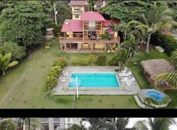 Casa de 4 habitaciones, Montañita · Montañita – Casa en Venta Al Pie del Mar