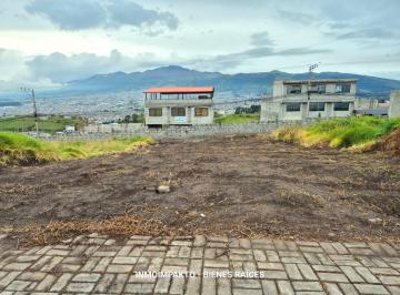 Terreno / Lote · 215m² · Terreno en Venta Av Simón Bolívar Sur de Quito