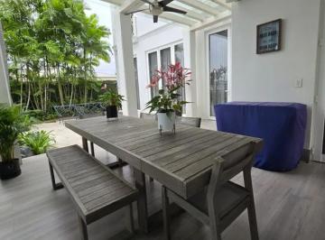 Casa de 5 habitaciones, Guayaquil · Casa de Venta en Aires del Batán