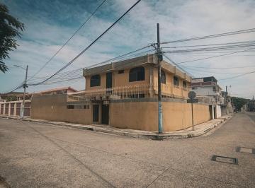 Casa · 233m² · 7 Habitaciones · 10 Estacionamientos · La Saiba Guayaquil Casa en Venta 5 Habitaciones con 406 m² Terreno