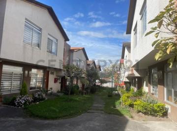 Casa · 73m² · 3 Habitaciones · 1 Estacionamiento · Venta de Casa en Conocoto Valle de Los Chillos