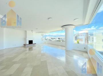 Departamento · 200m² · 3 Habitaciones · 2 Estacionamientos · Departamento Duplex en Renta en Cumbayá