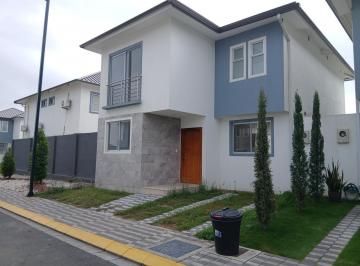 Casa · 131m² · 3 Habitaciones · 1 Estacionamiento · Casa por Estrenar Urbanizacion Vistana
