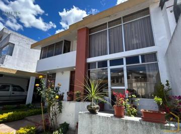 Casa · 371m² · 4 Habitaciones · 3 Estacionamientos · Casa de Venta La Prensa