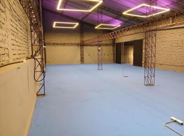 Bodega-Galpón · 208m² · 1 Estacionamiento · Bodega en Renta Sector Hospital Metropolitano - Panificadora Moderna