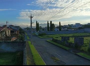 Terreno / Lote · 925m² · 10 Estacionamientos · Venta de Terreno de 925 m². en La Balbina Valle de Los Chillos