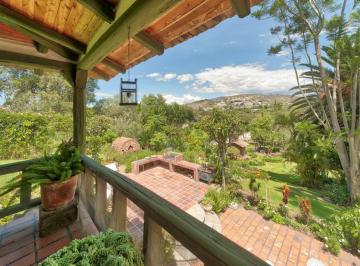 Local comercial · 7300m² · 4 Habitaciones · 10 Estacionamientos · En Renta Quinta de 7000 m² de Terreno y 400 m² de Construcción en Guayllabamba